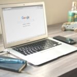 Interface de uma ferramenta de análise de SEO mostrando métricas de um artigo, como legibilidade e palavras-chave